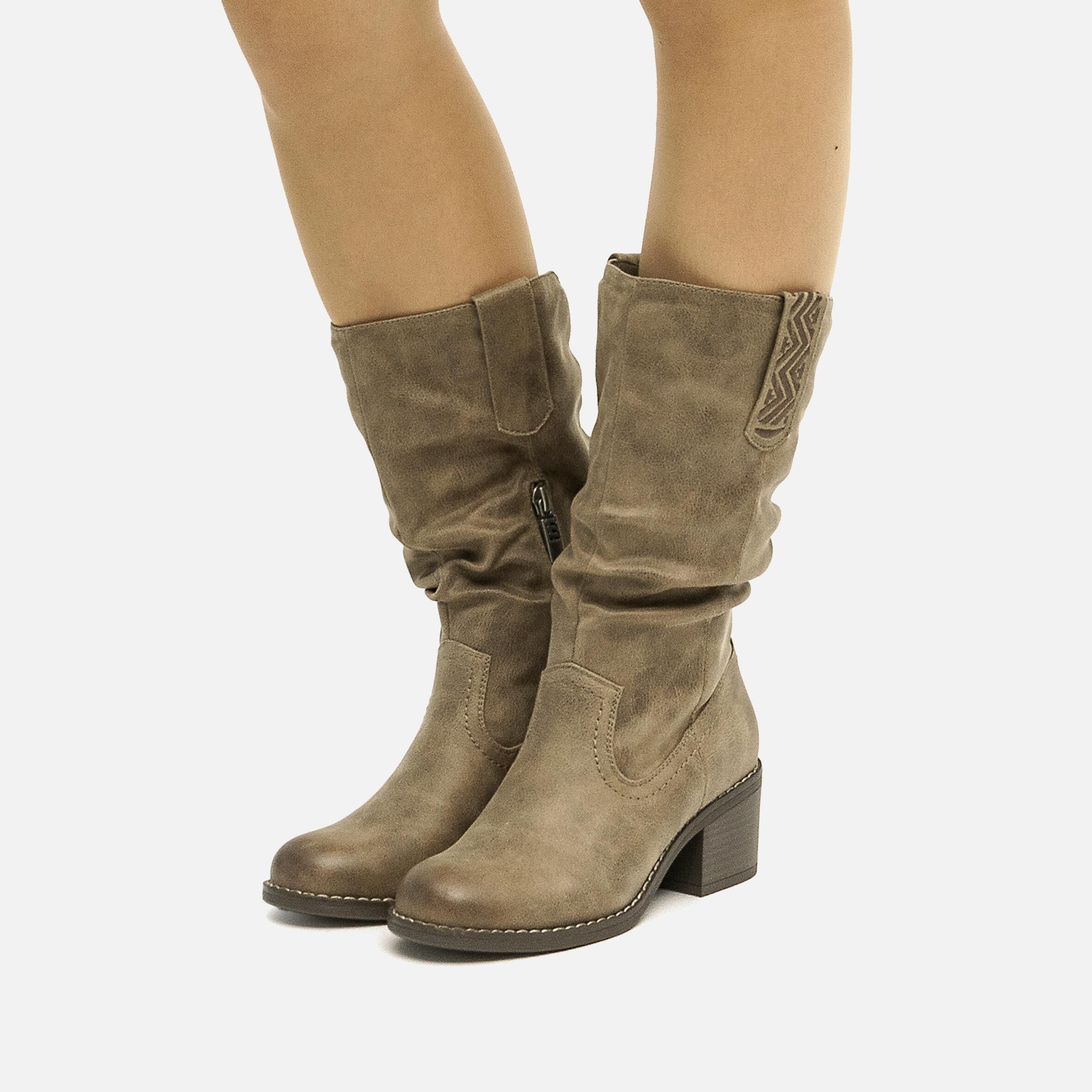 Botas troqueladas hotsell mujer